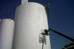 Commercial tank