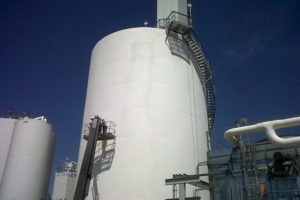 Commercial tank